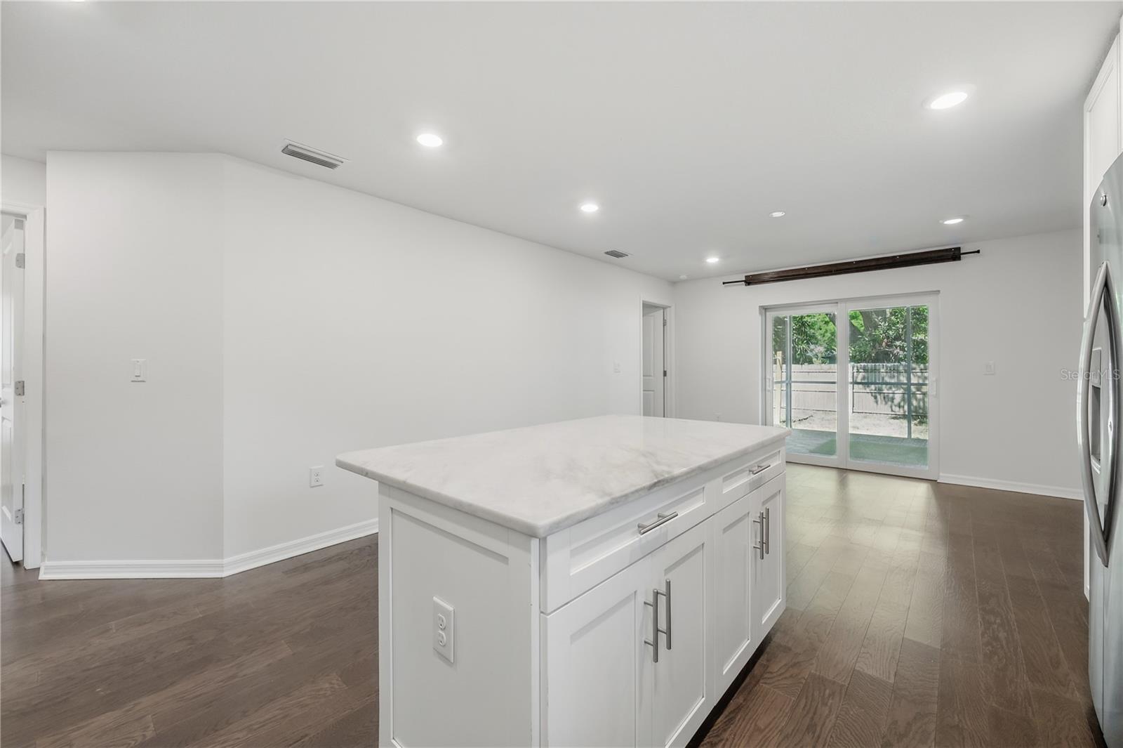 Image 15 of 41 For 4022 Marguerite Street