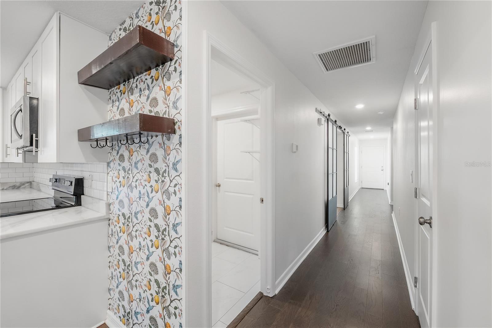 Image 16 of 41 For 4022 Marguerite Street