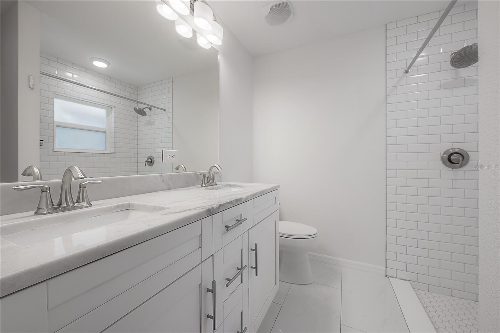 Image 20 of 41 For 4022 Marguerite Street