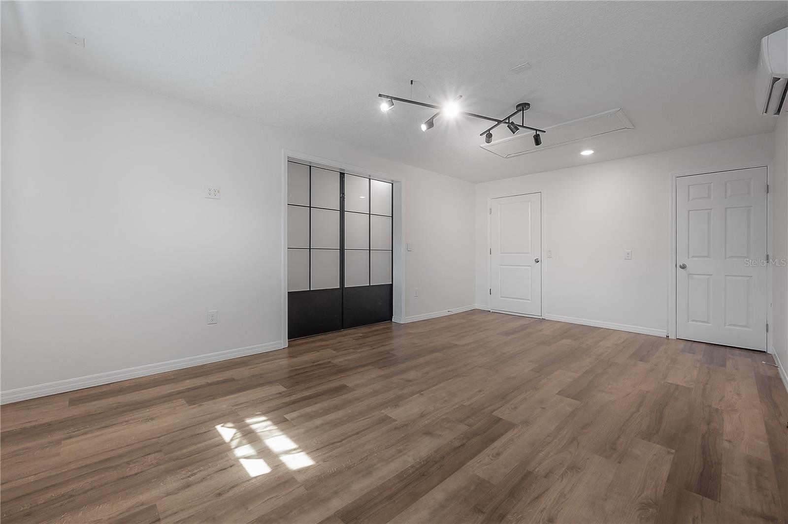 Image 7 of 41 For 4022 Marguerite Street