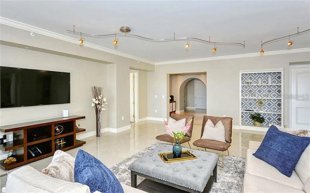 Image 12 of 42 For 1111 Ritz Carlton Drive 1004