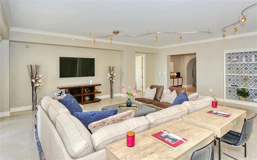 Image 13 of 42 For 1111 Ritz Carlton Drive 1004