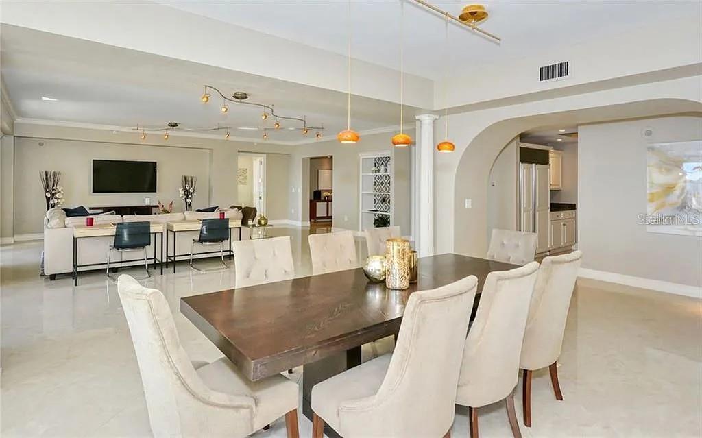 Image 18 of 42 For 1111 Ritz Carlton Drive 1004
