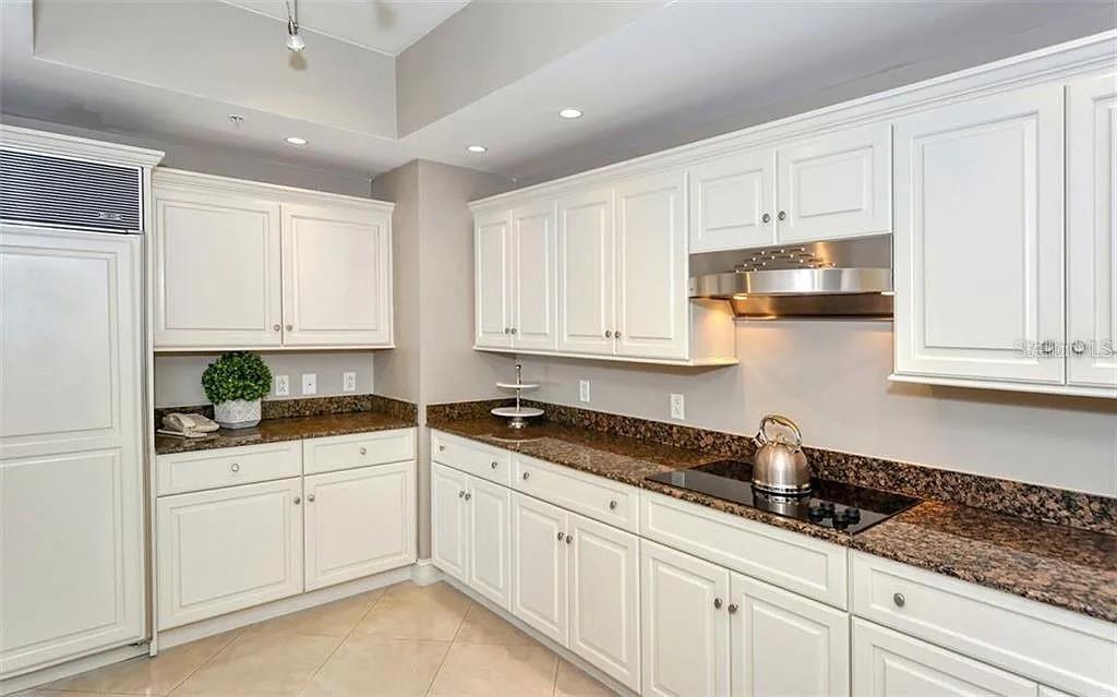 Image 21 of 42 For 1111 Ritz Carlton Drive 1004