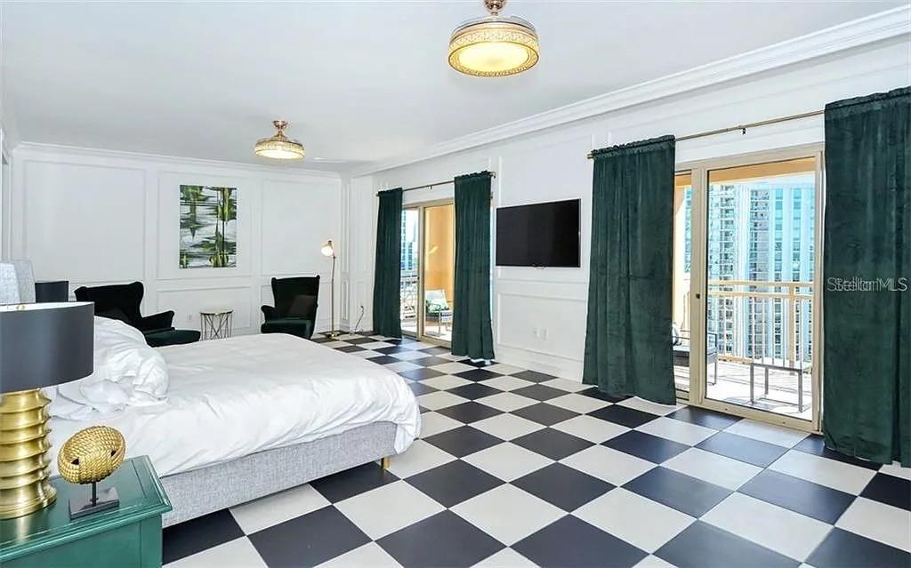 Image 22 of 42 For 1111 Ritz Carlton Drive 1004