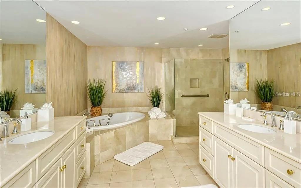Image 26 of 42 For 1111 Ritz Carlton Drive 1004