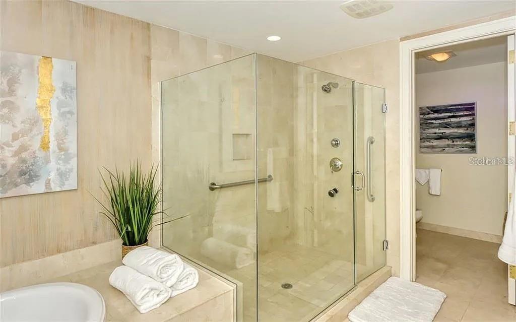 Image 28 of 42 For 1111 Ritz Carlton Drive 1004
