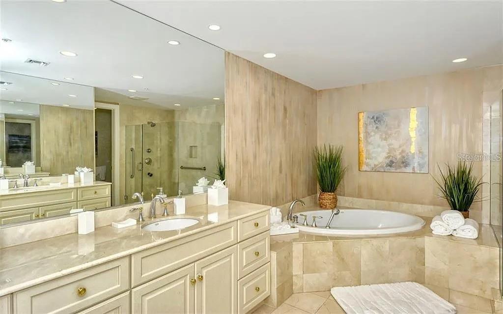Image 29 of 42 For 1111 Ritz Carlton Drive 1004
