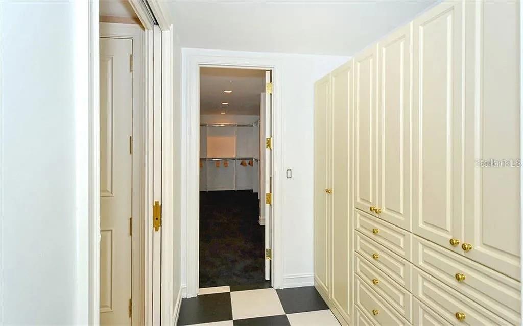 Image 30 of 42 For 1111 Ritz Carlton Drive 1004