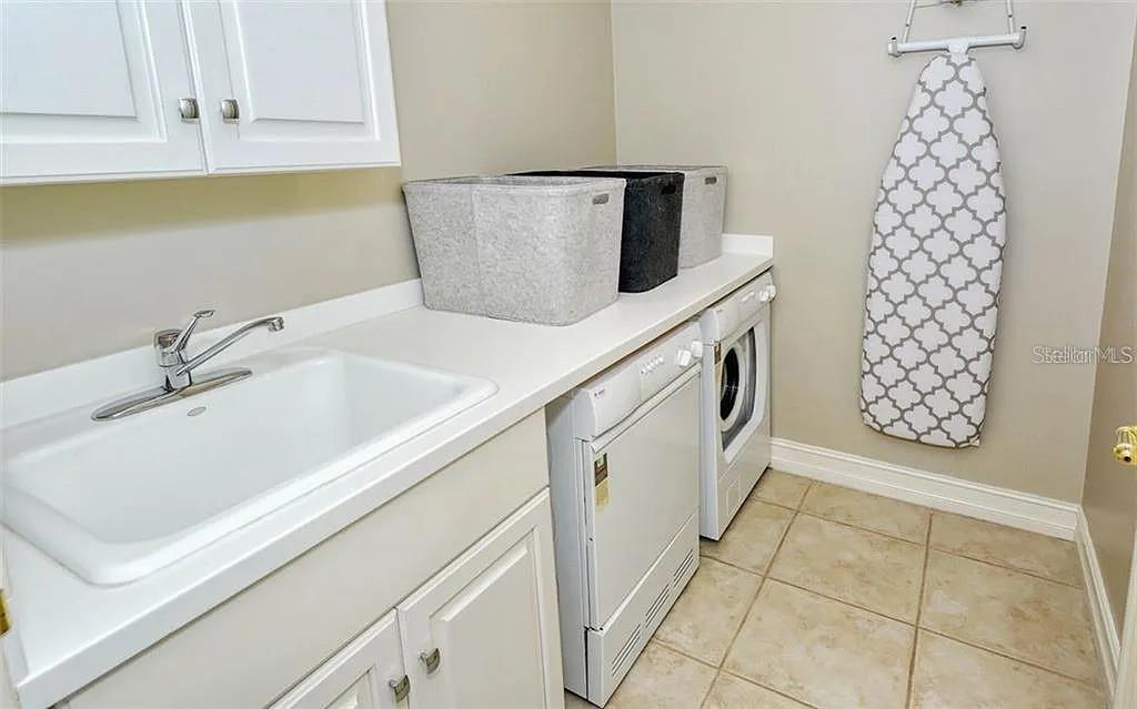 Image 32 of 42 For 1111 Ritz Carlton Drive 1004