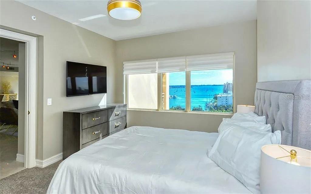 Image 33 of 42 For 1111 Ritz Carlton Drive 1004