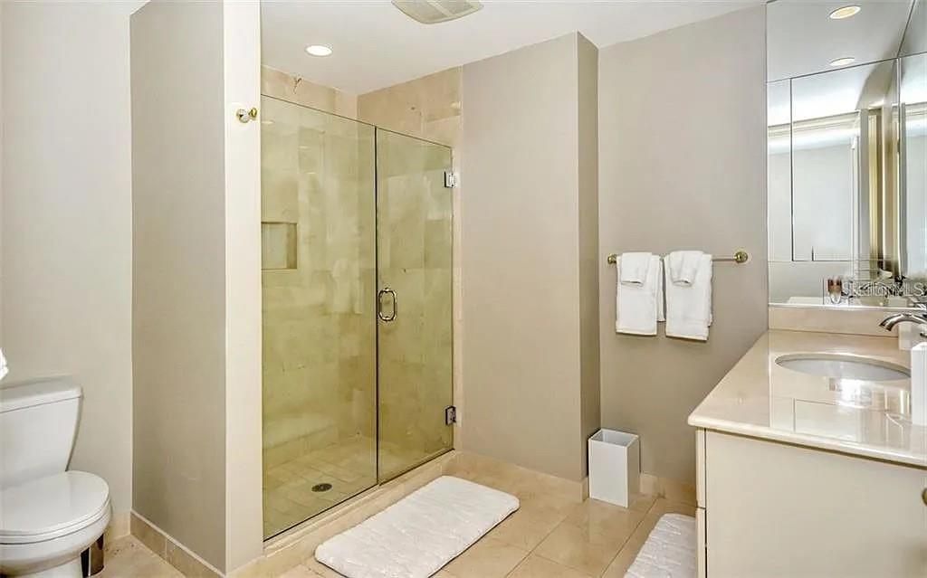 Image 35 of 42 For 1111 Ritz Carlton Drive 1004