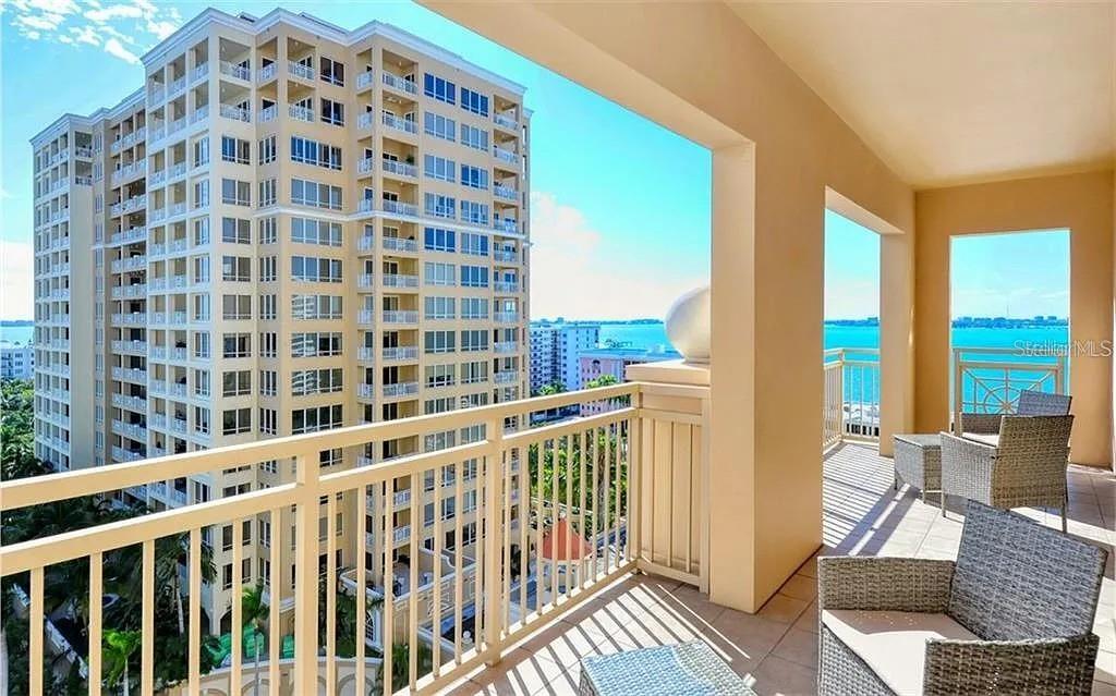 Image 5 of 42 For 1111 Ritz Carlton Drive 1004