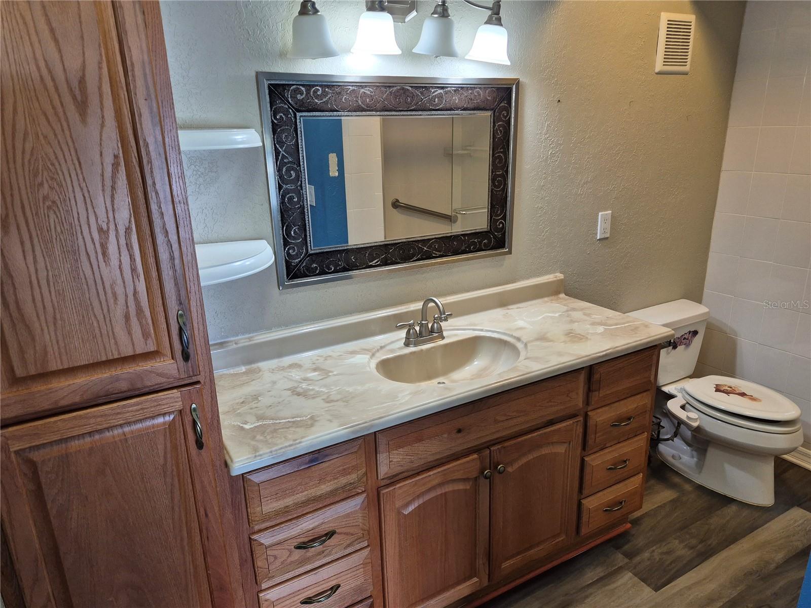 Image 14 of 15 For 4939 Floramar Terrace 203
