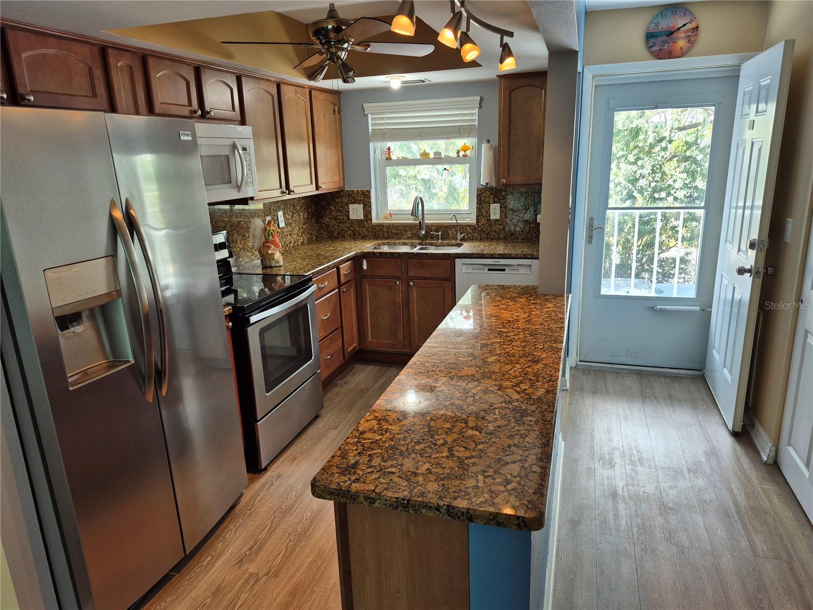 Image 3 of 15 For 4939 Floramar Terrace 203