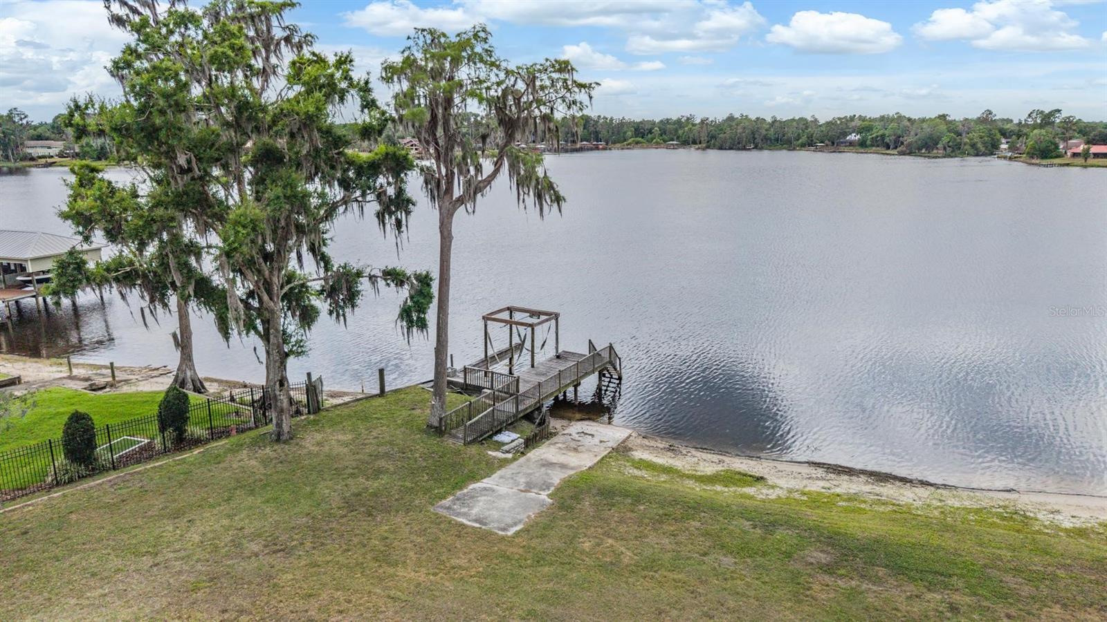 Image 13 of 22 For 215 Lake Brant Drive