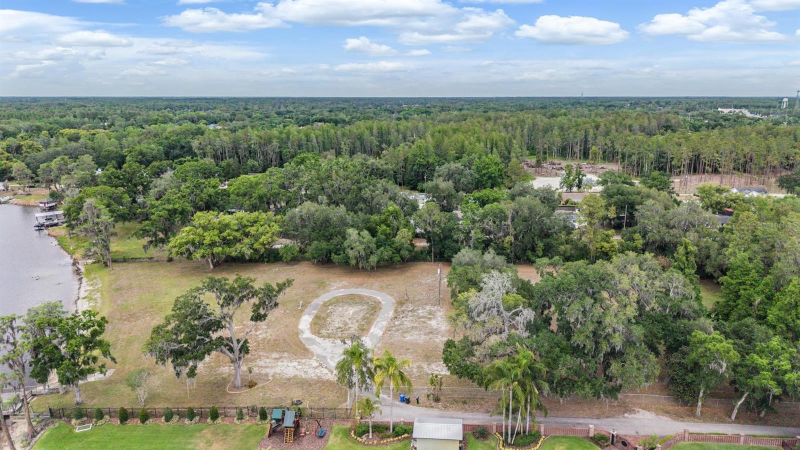 Image 9 of 22 For 215 Lake Brant Drive