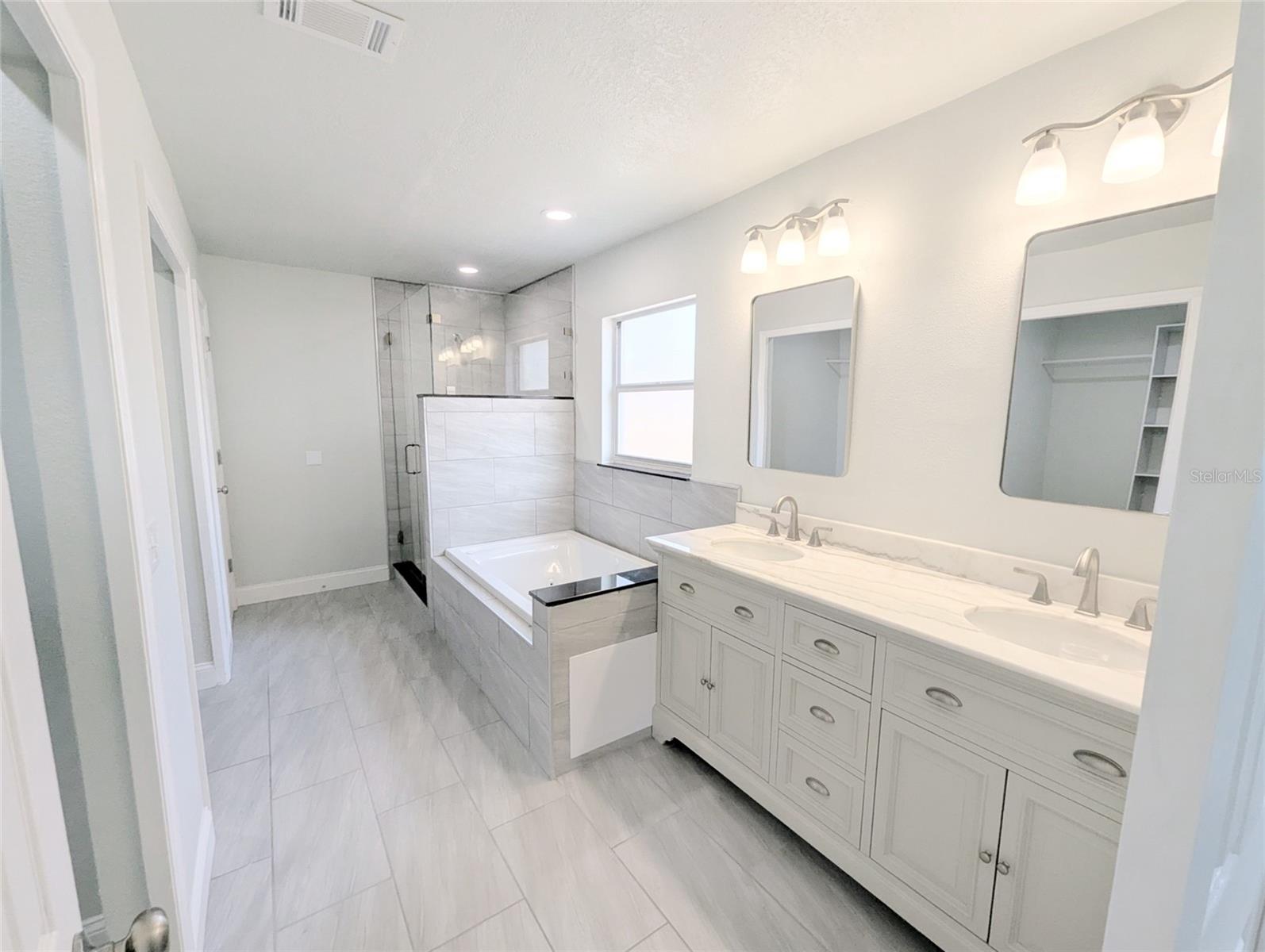 Image 10 of 28 For 4124 Barret Avenue