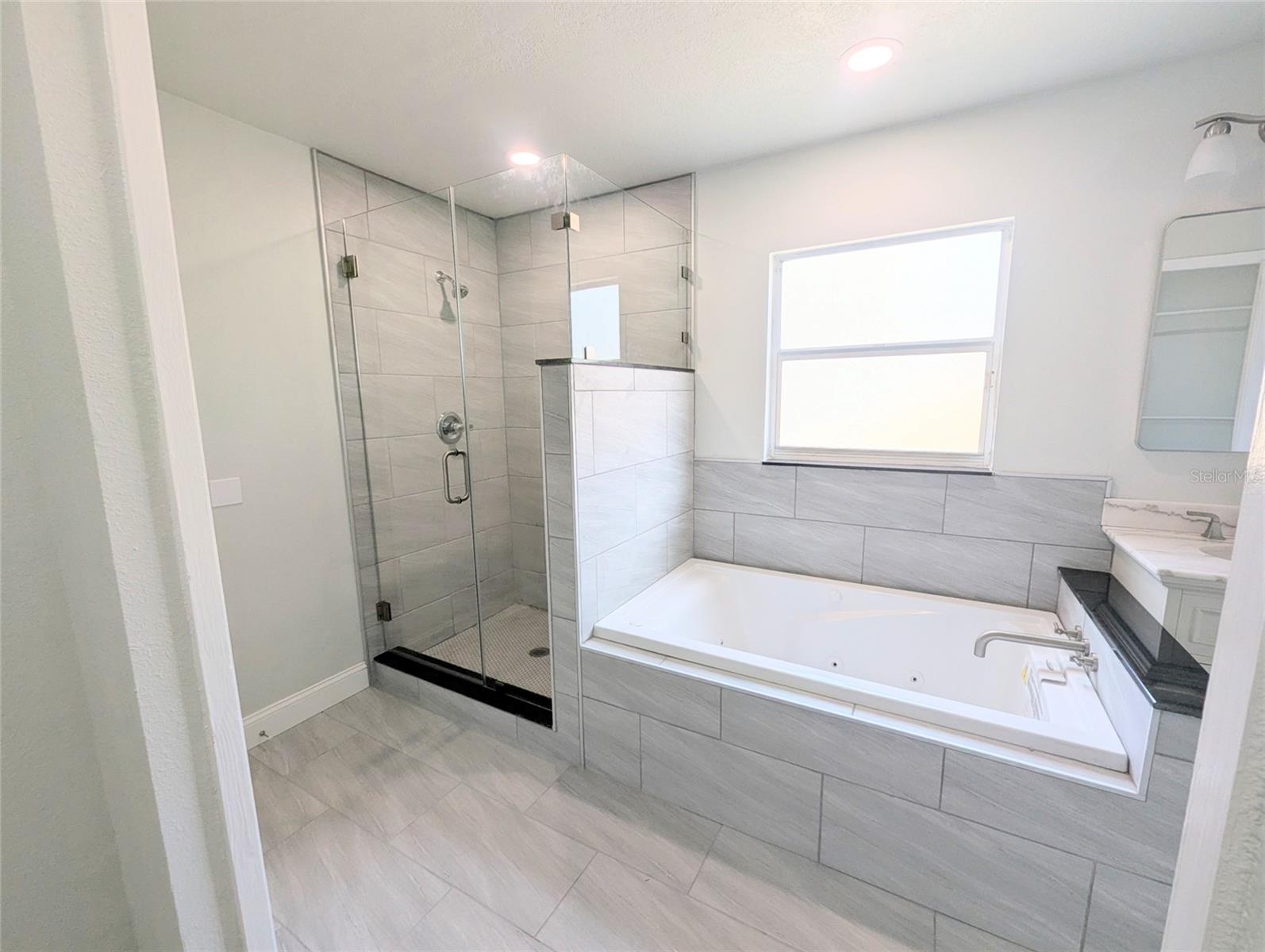 Image 11 of 28 For 4124 Barret Avenue