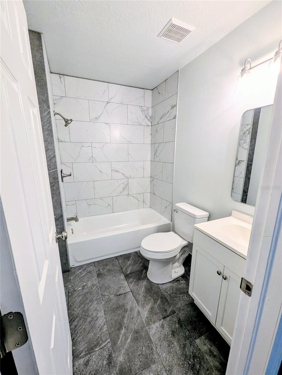 Image 19 of 28 For 4124 Barret Avenue