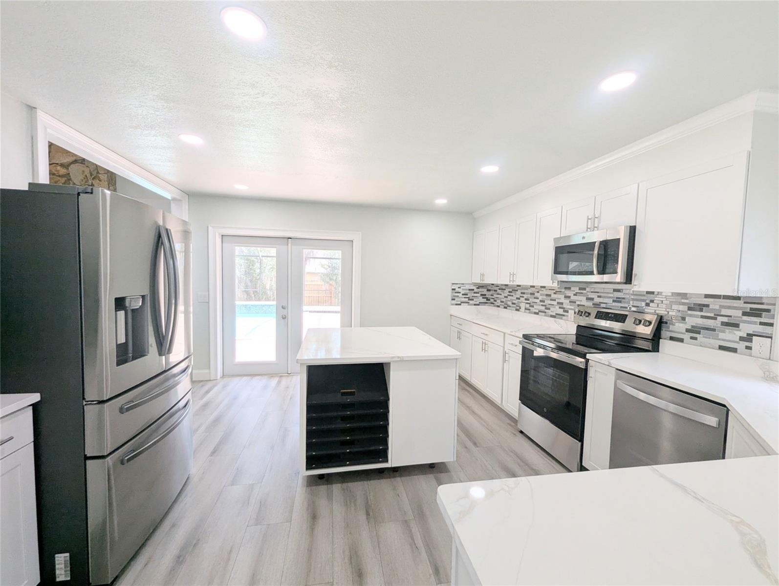 Image 6 of 28 For 4124 Barret Avenue
