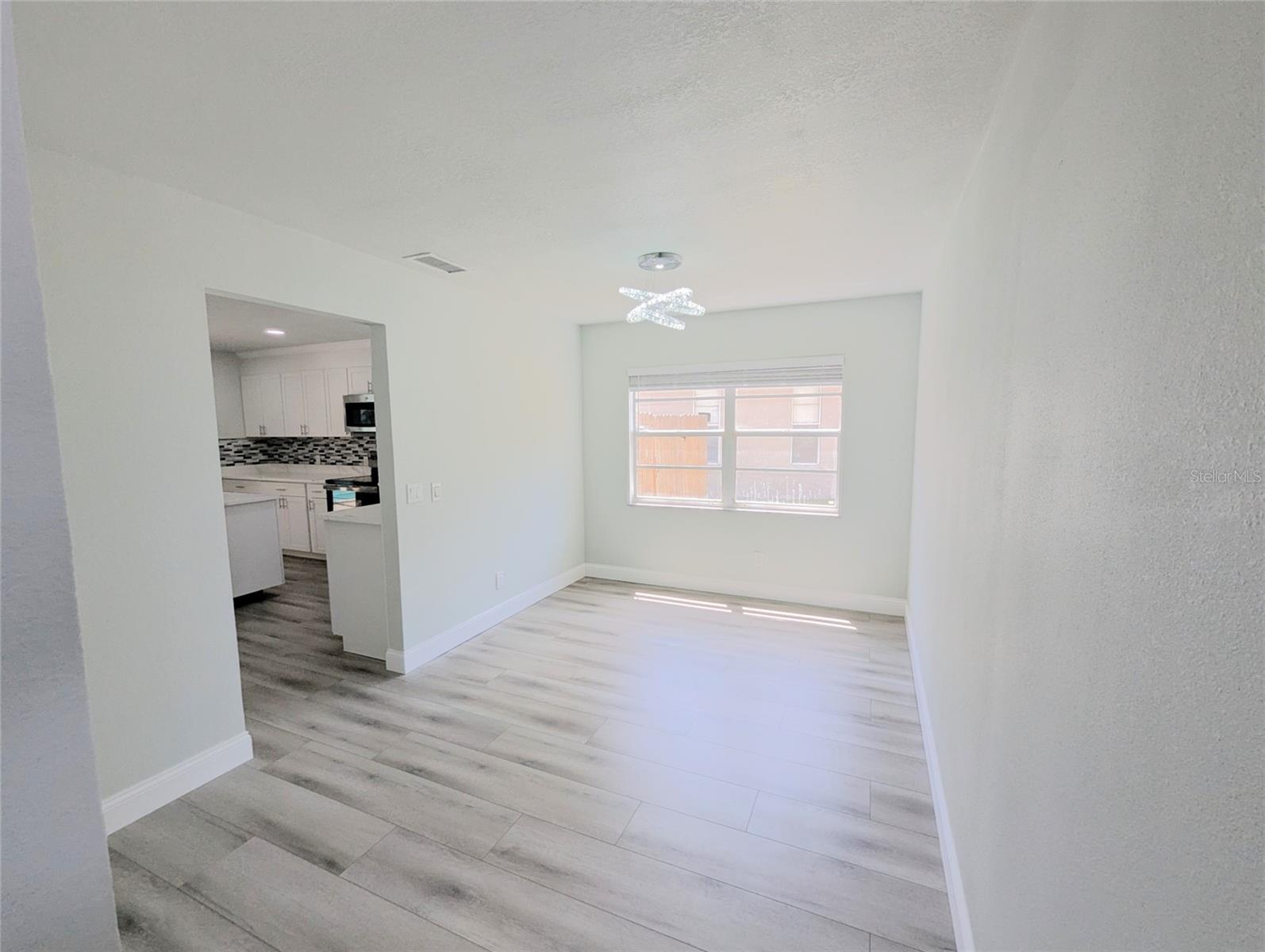 Image 7 of 28 For 4124 Barret Avenue
