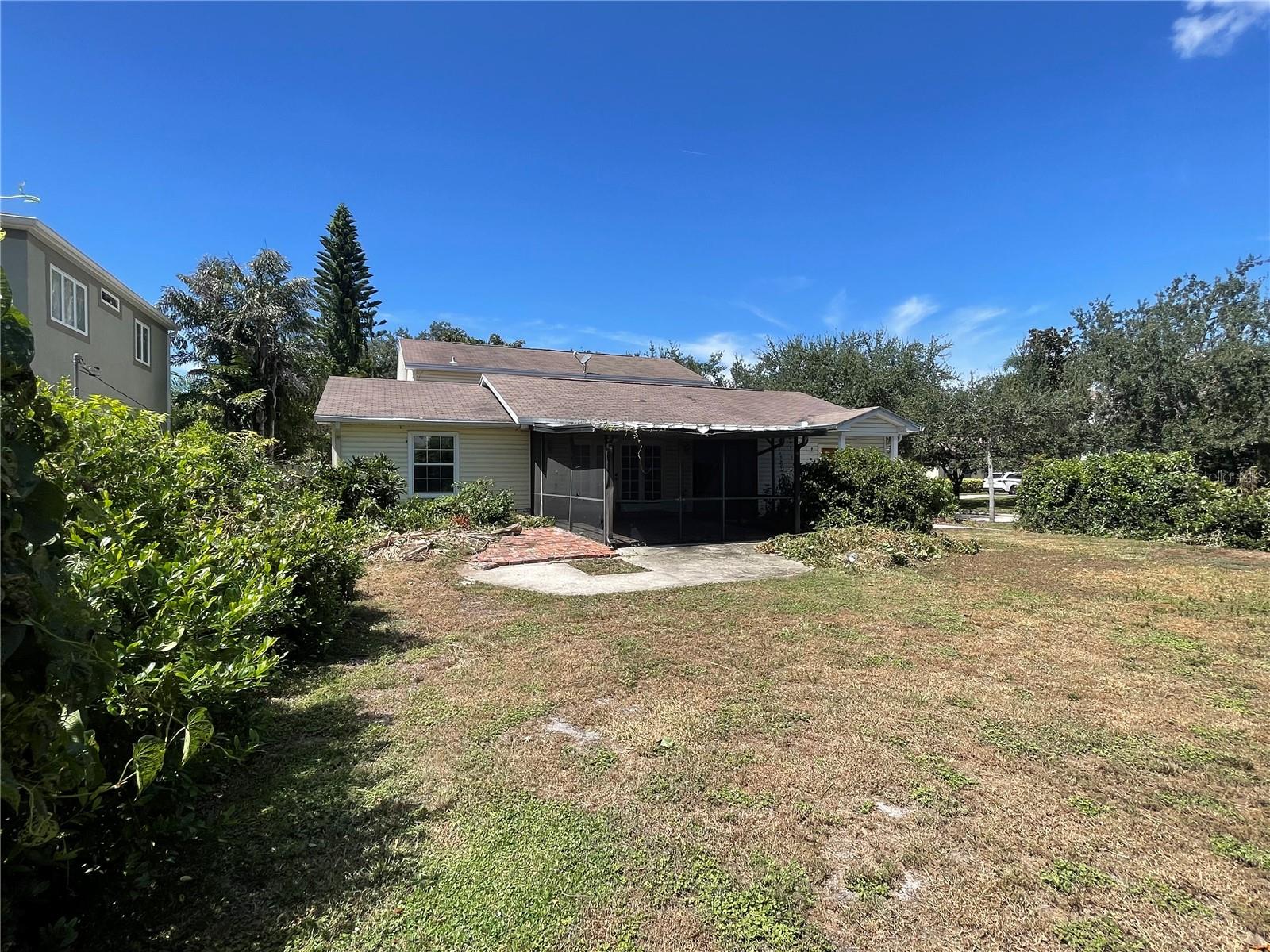 Image 3 of 4 For 3102 Fountain Boulevard