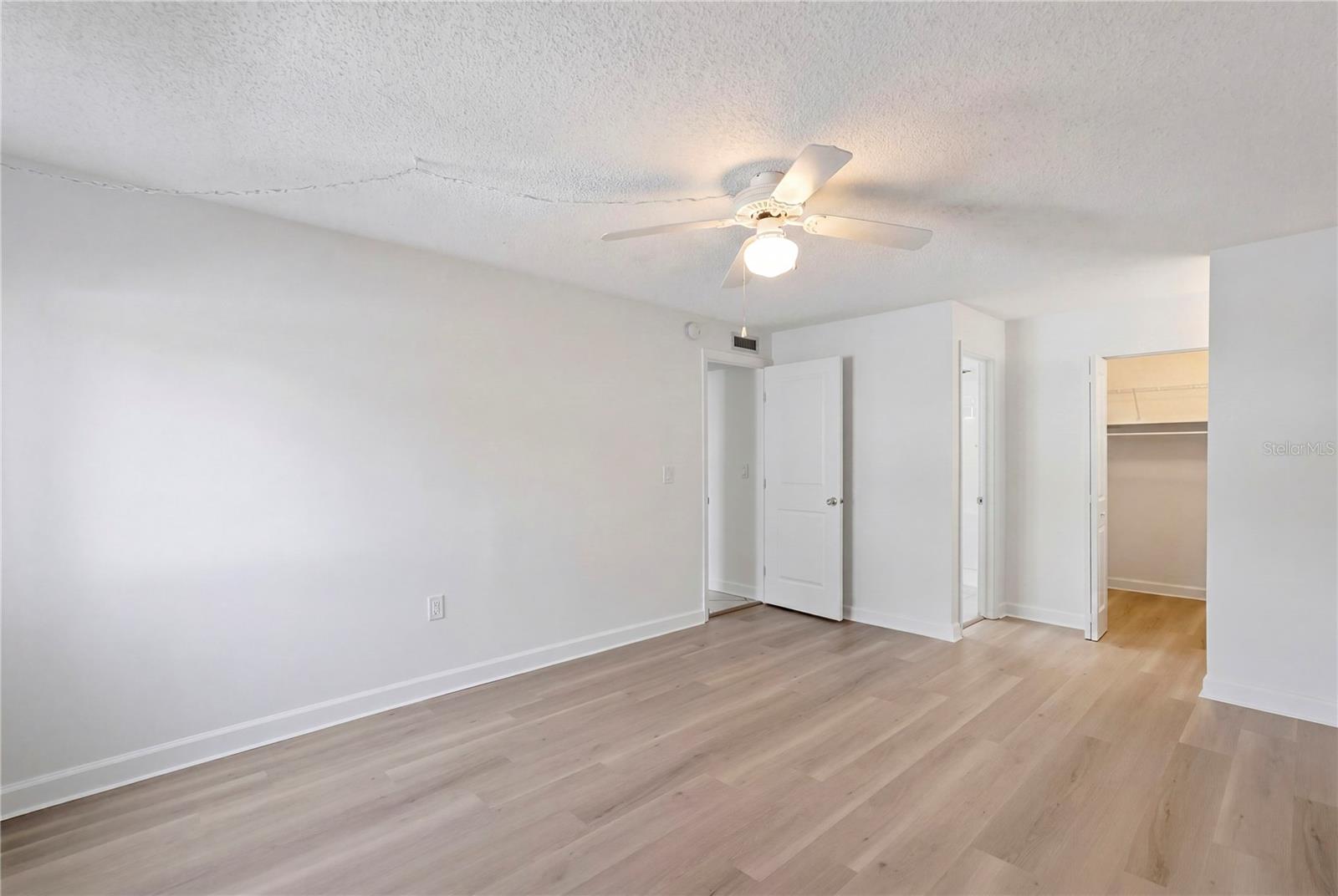 Image 15 of 31 For 724 115 Avenue N 2205