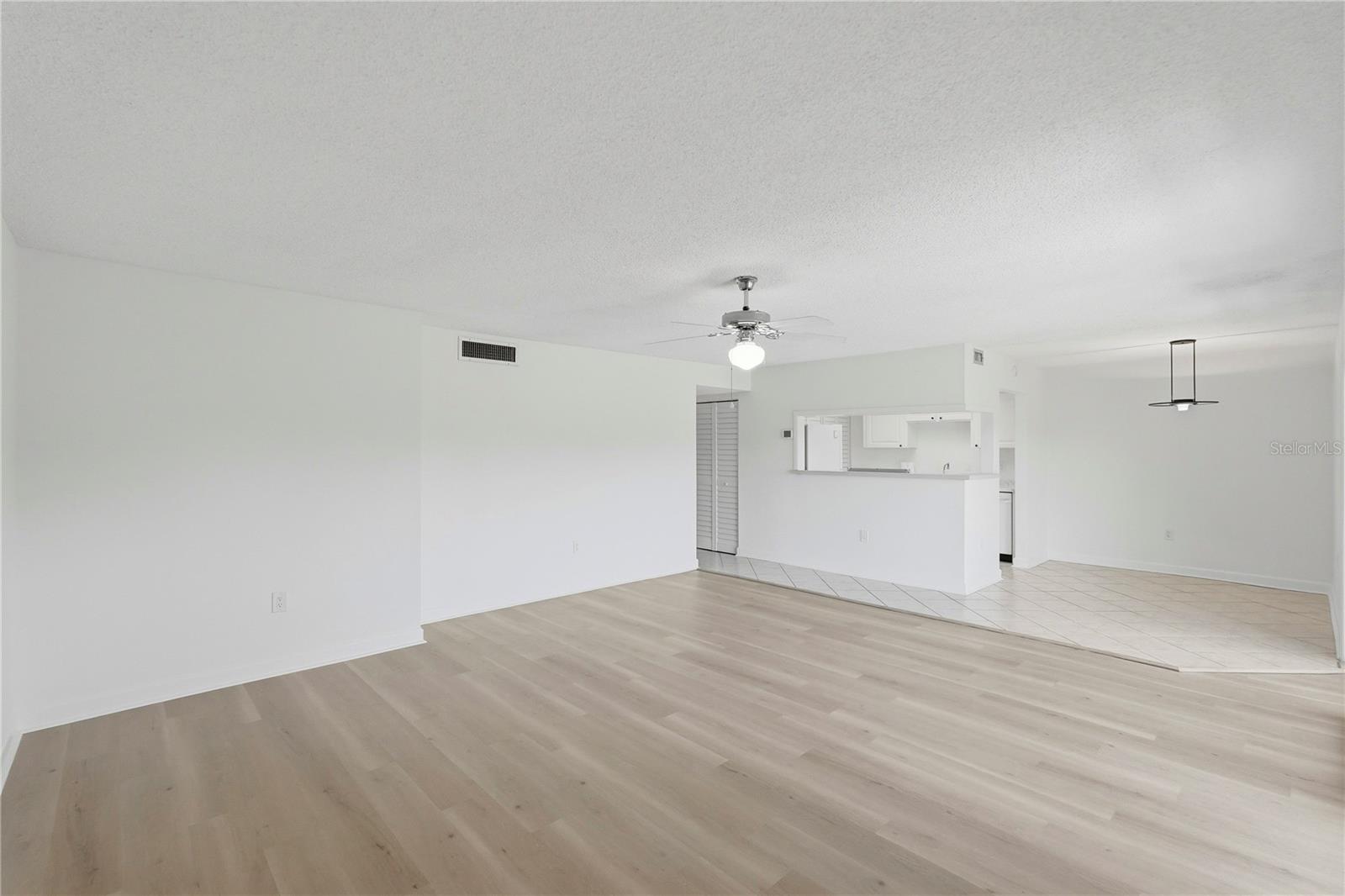 Image 5 of 31 For 724 115 Avenue N 2205