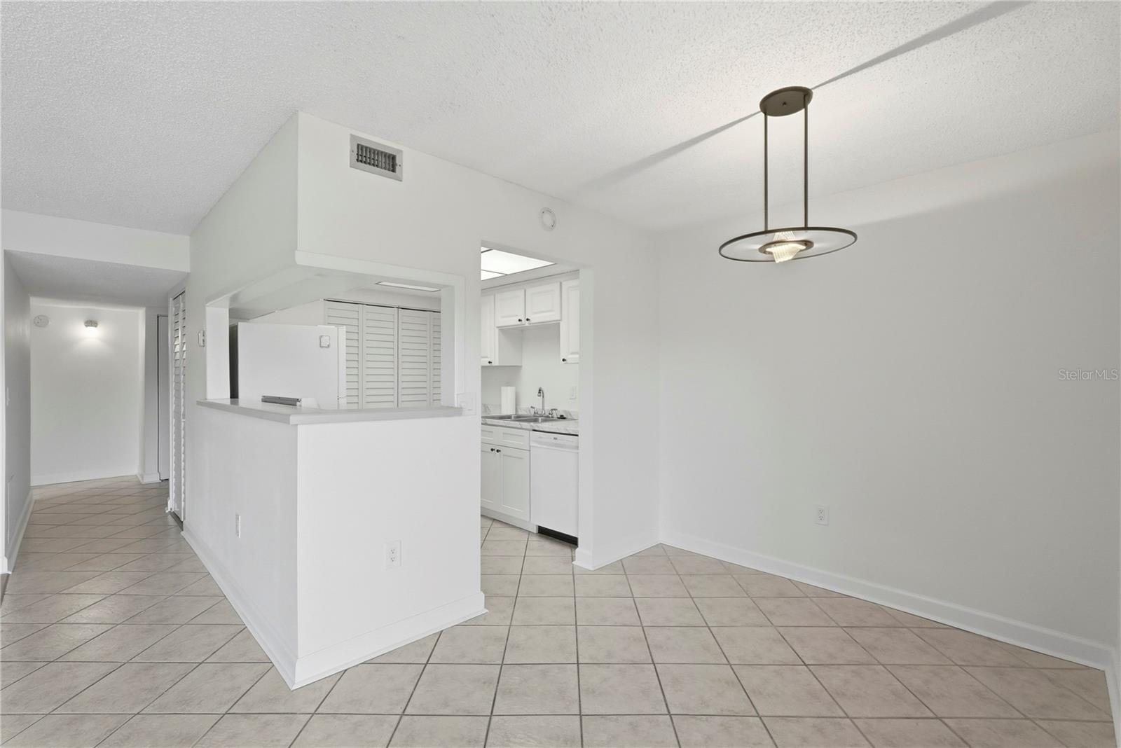 Image 6 of 31 For 724 115 Avenue N 2205