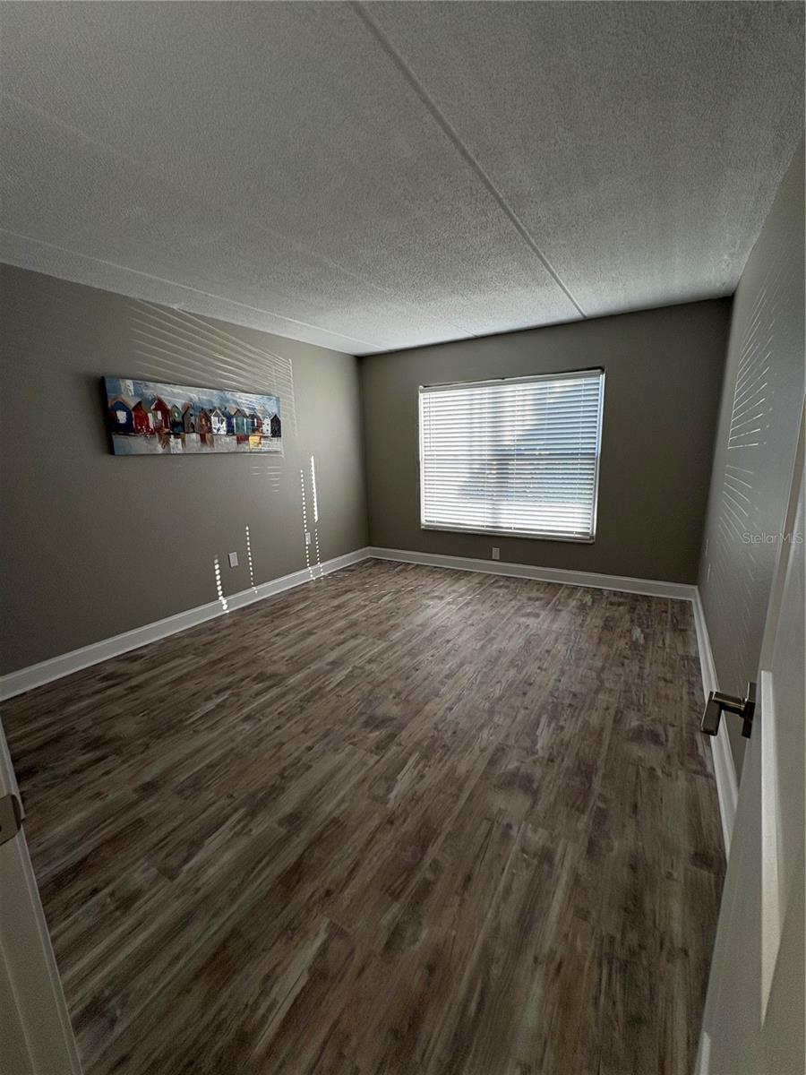 Image 14 of 26 For 464 Paula Drive N 109
