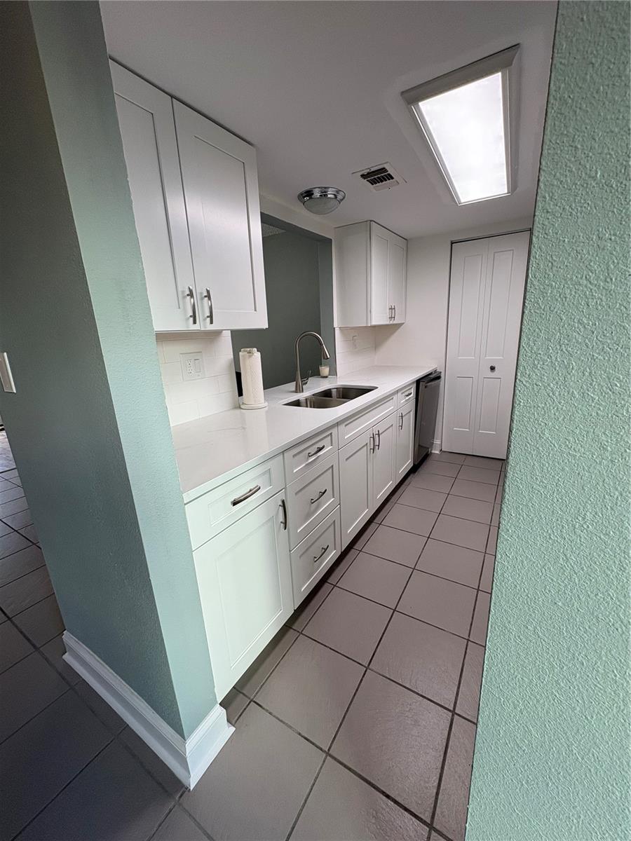Image 3 of 26 For 464 Paula Drive N 109