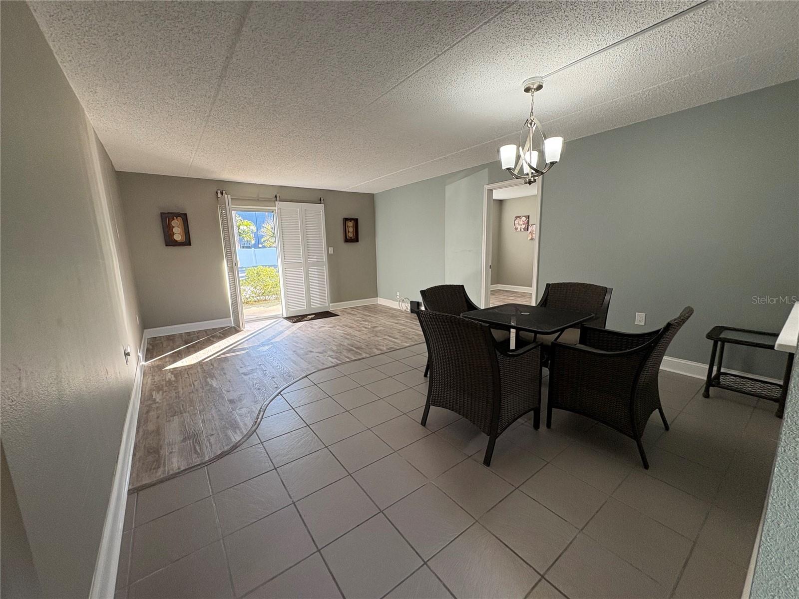 Image 7 of 26 For 464 Paula Drive N 109