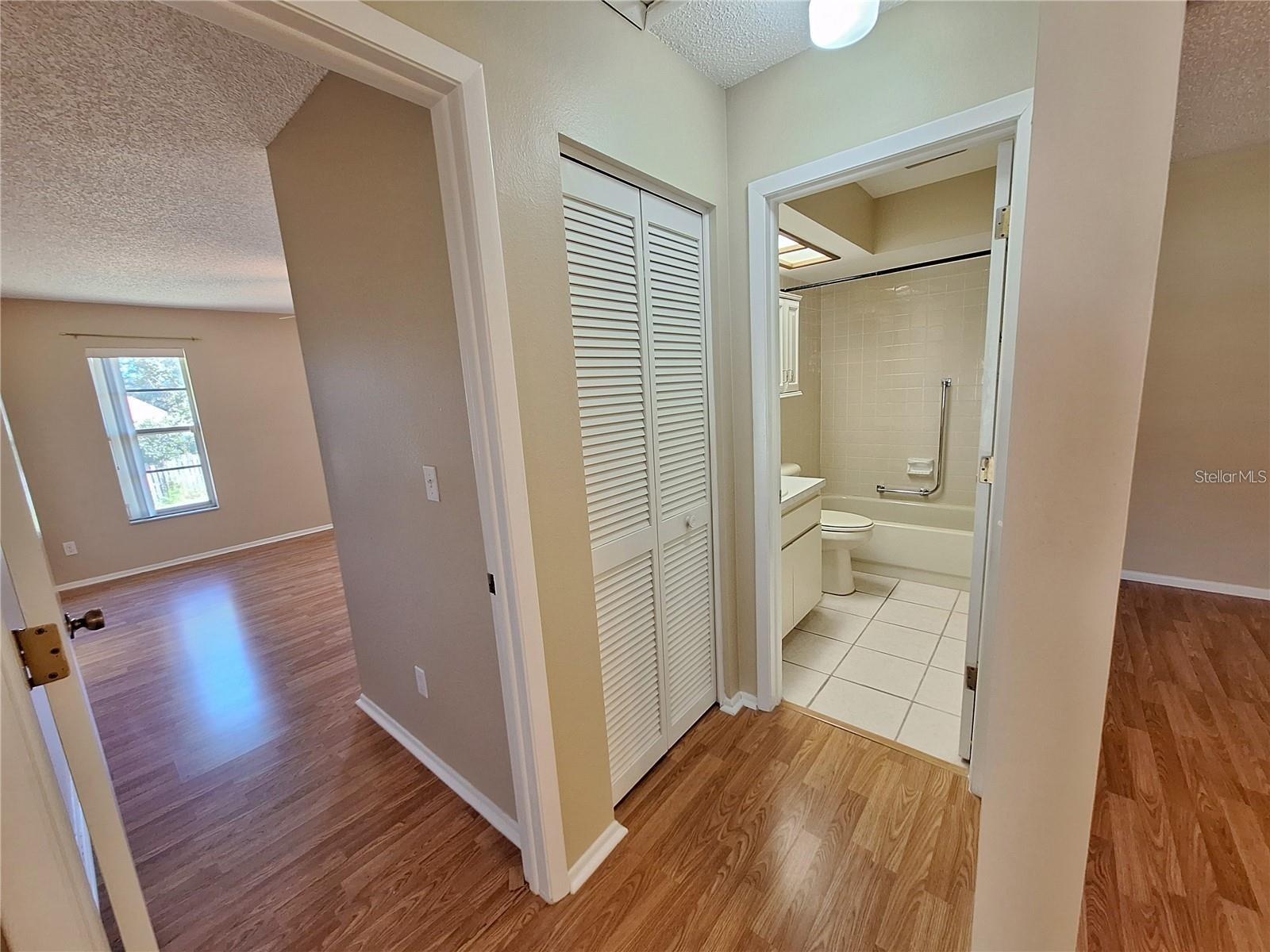 Image 11 of 27 For 3462 Maclaren Drive