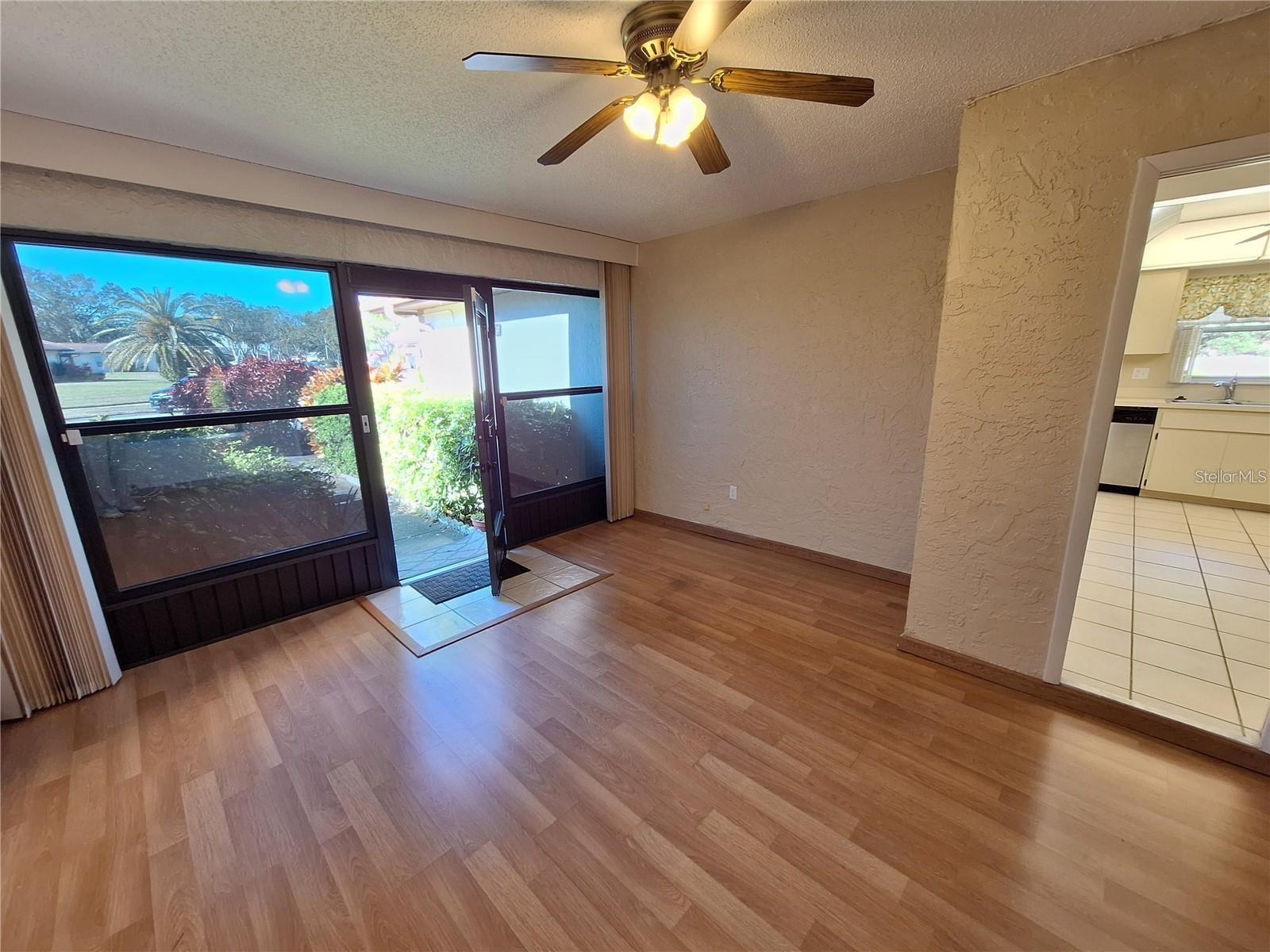 Image 3 of 27 For 3462 Maclaren Drive