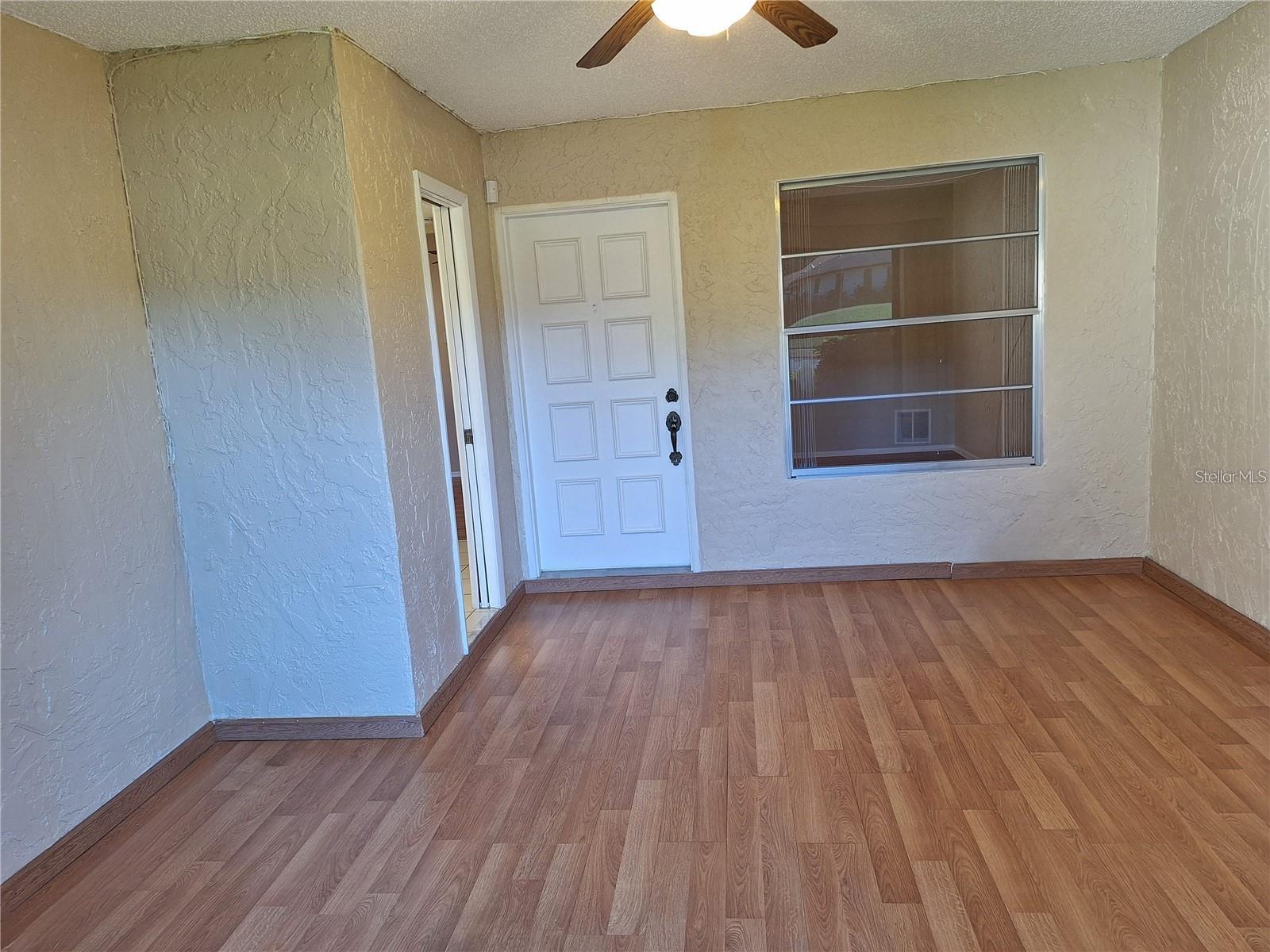 Image 4 of 27 For 3462 Maclaren Drive