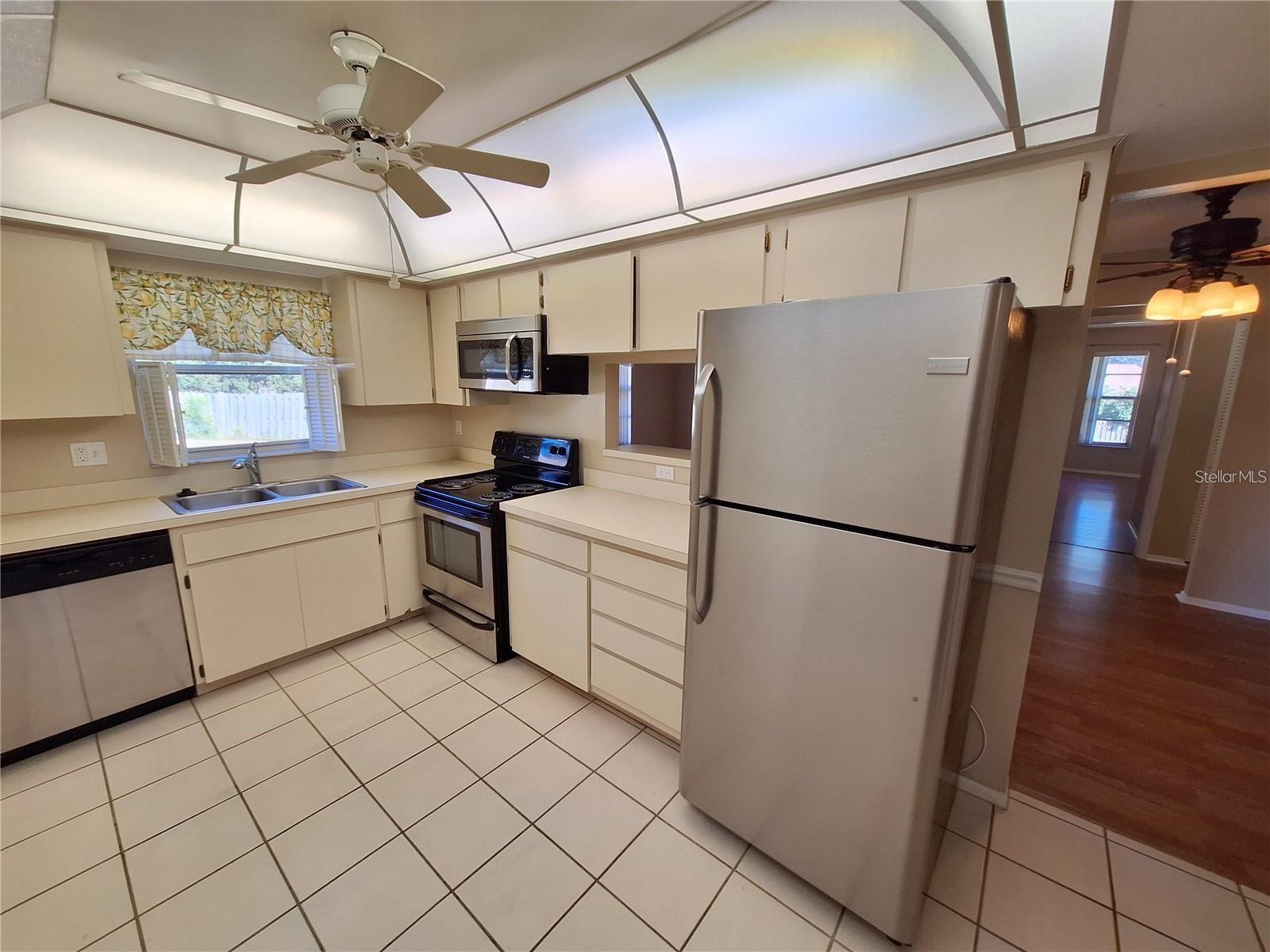 Image 8 of 27 For 3462 Maclaren Drive