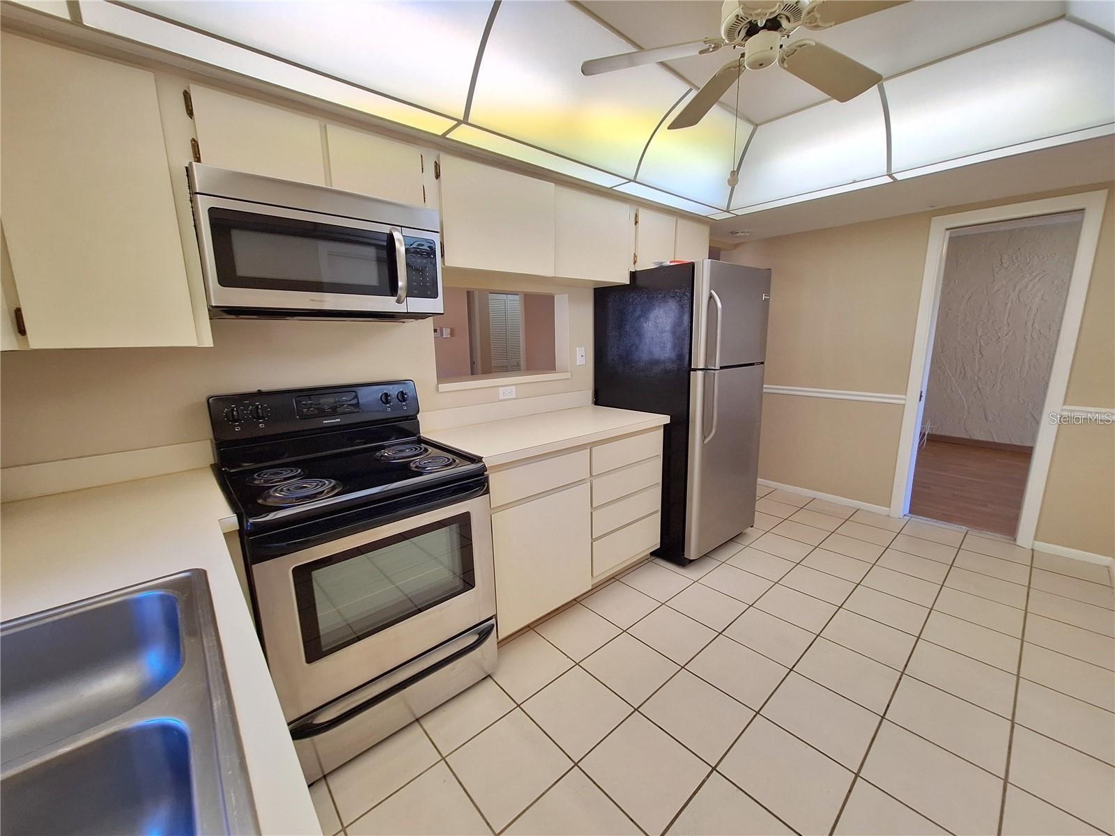 Image 9 of 27 For 3462 Maclaren Drive