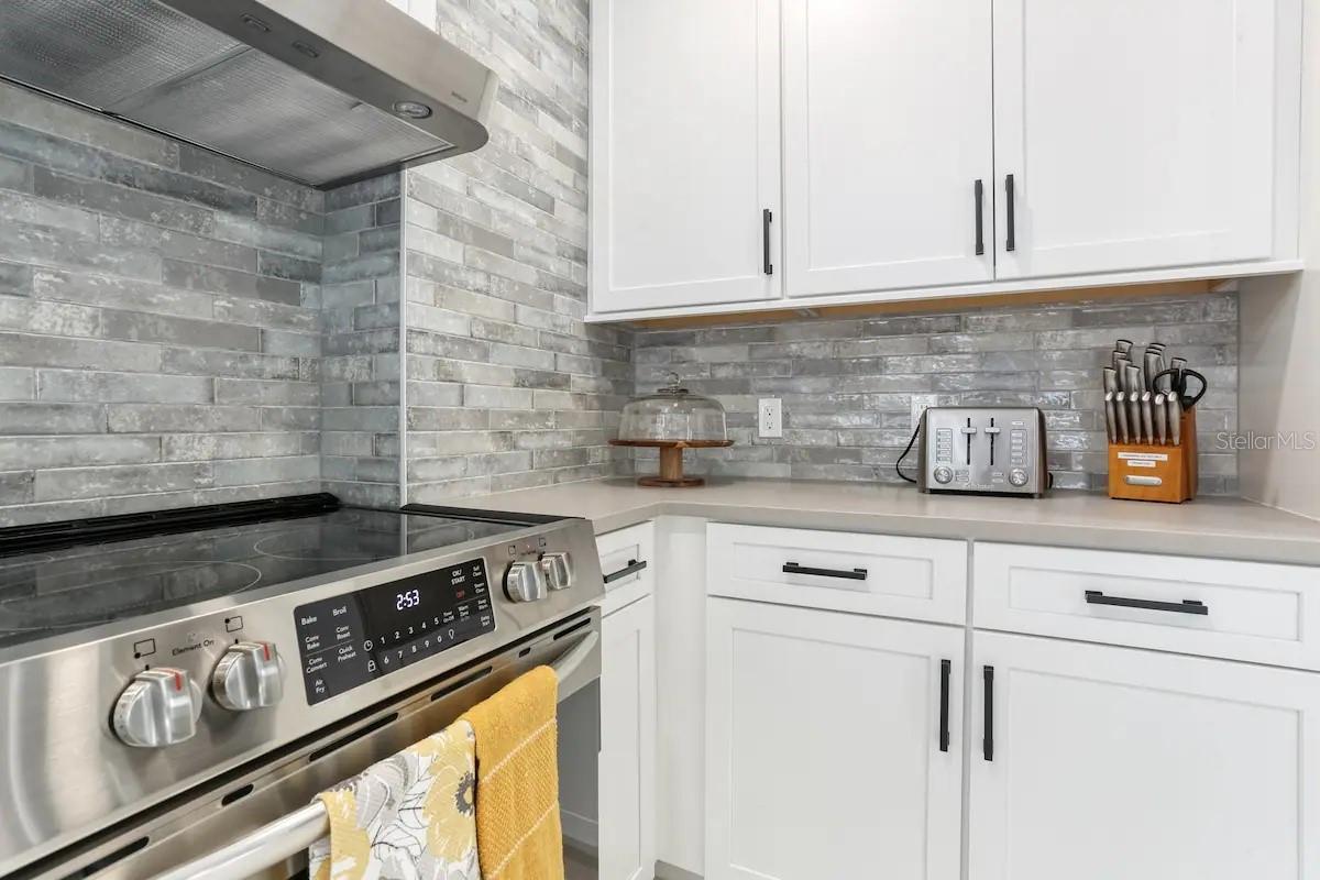 Image 16 of 51 For 4014 Palmira Avenue