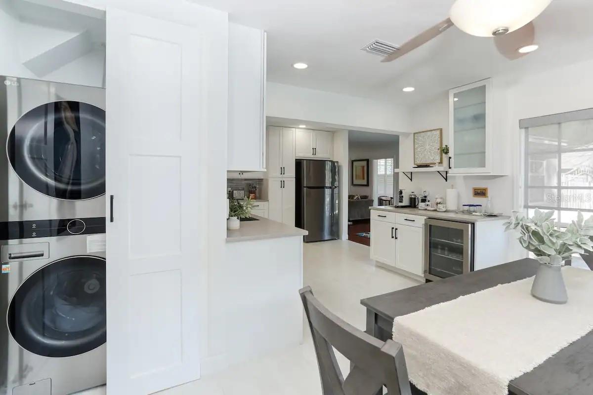 Image 17 of 51 For 4014 Palmira Avenue