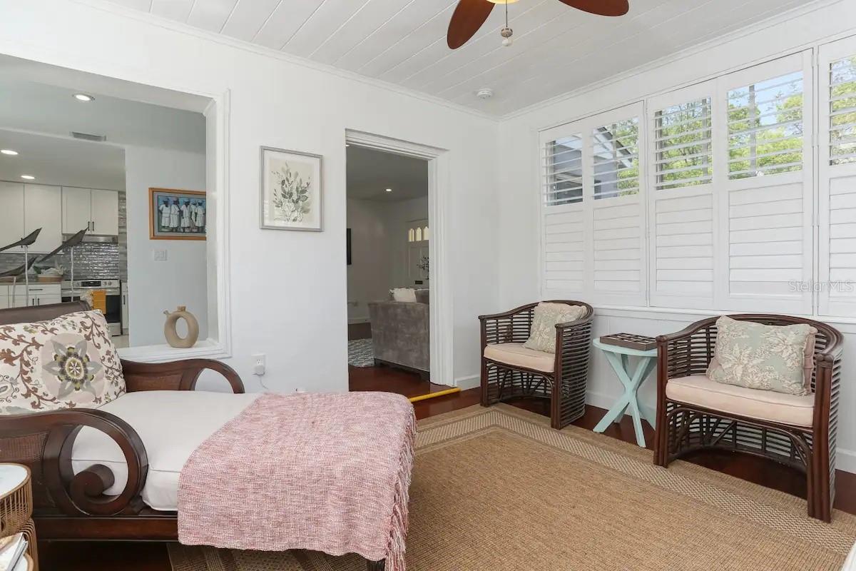Image 21 of 51 For 4014 Palmira Avenue
