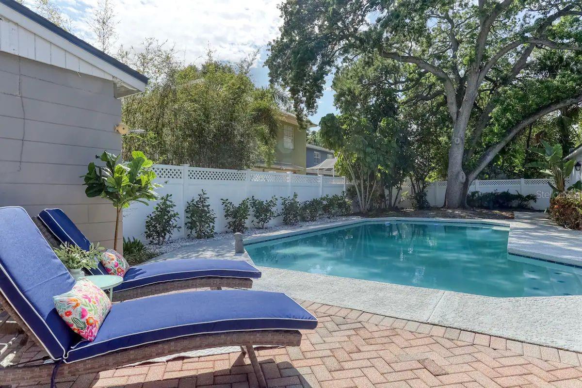 Image 3 of 51 For 4014 Palmira Avenue