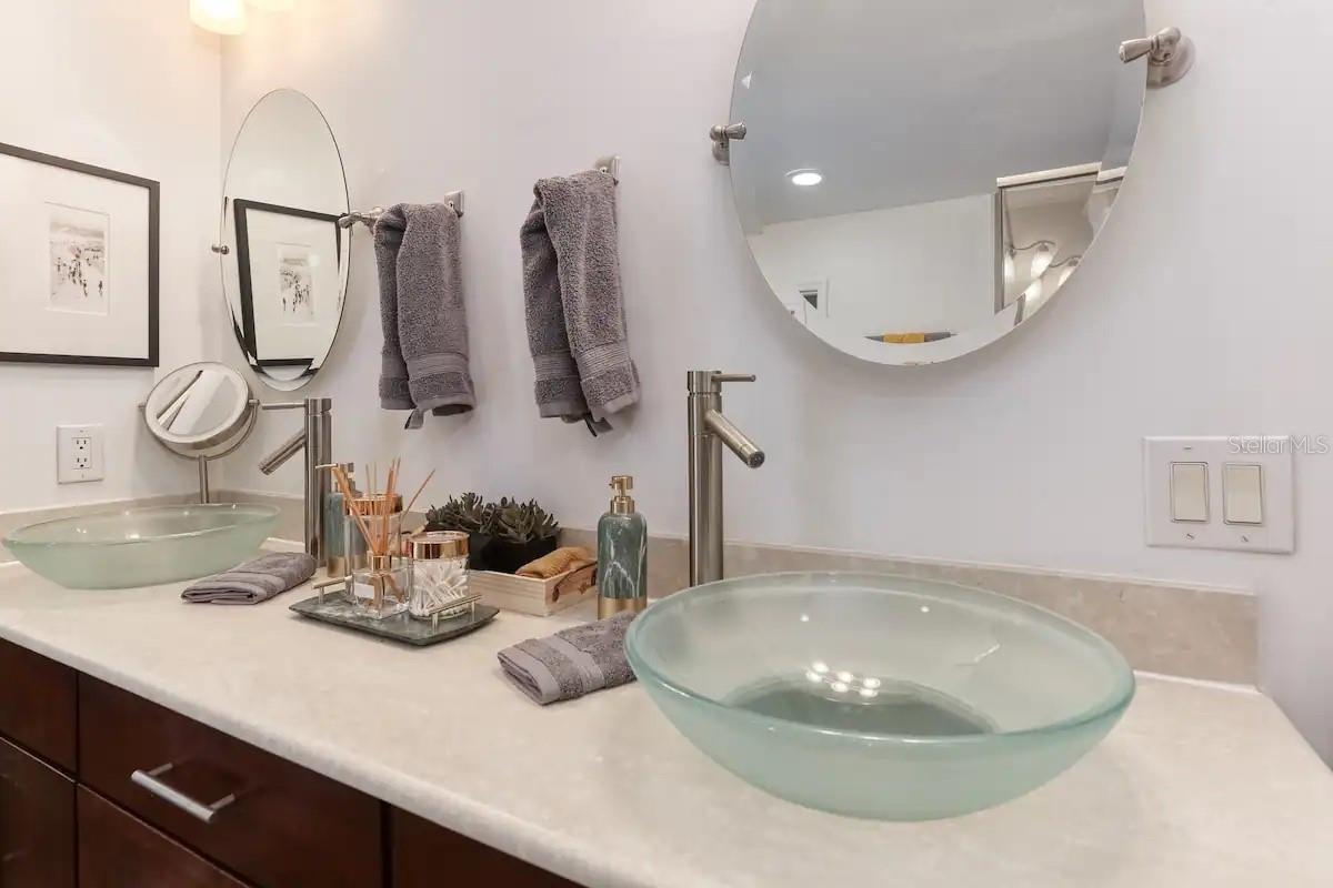 Image 31 of 51 For 4014 Palmira Avenue