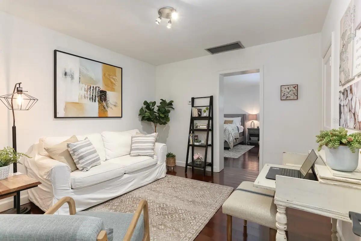 Image 36 of 51 For 4014 Palmira Avenue
