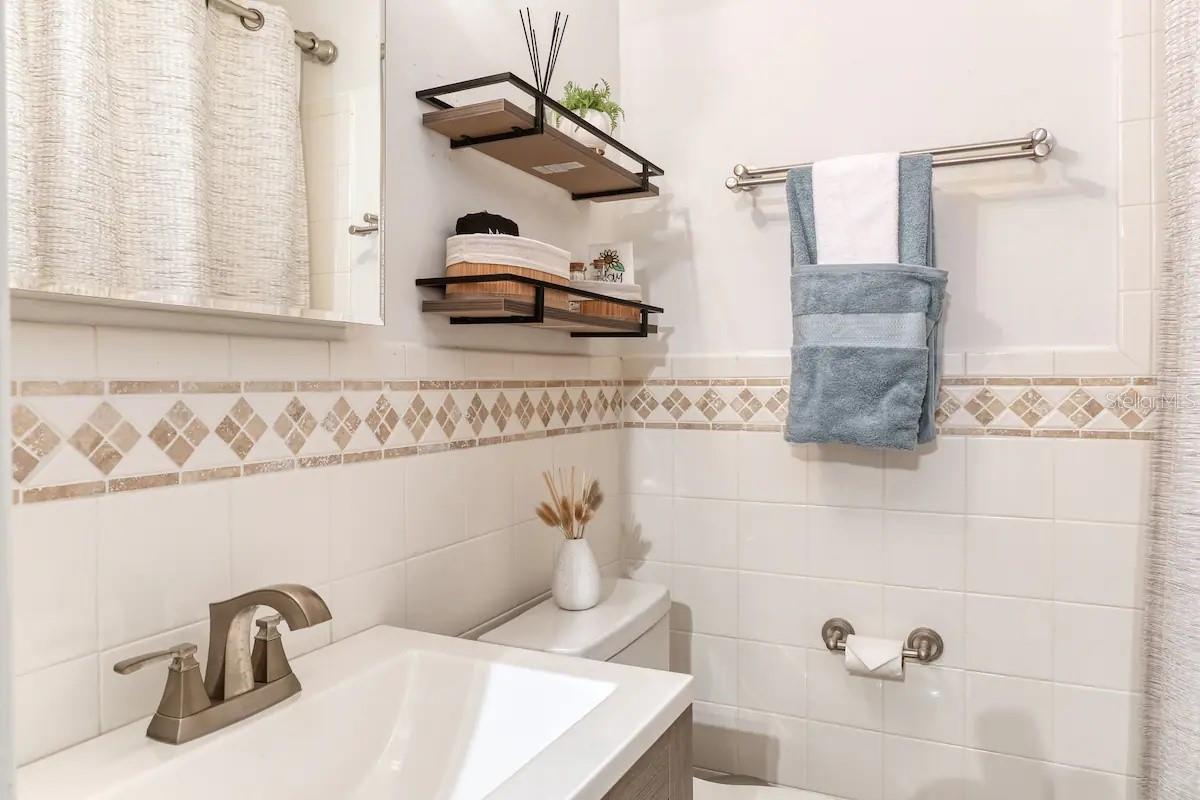 Image 43 of 51 For 4014 Palmira Avenue