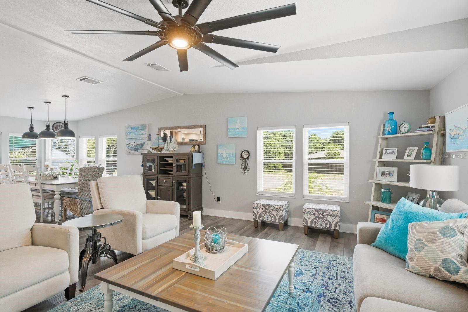 Image 13 of 56 For 137 Lake Tarpon Drive 18