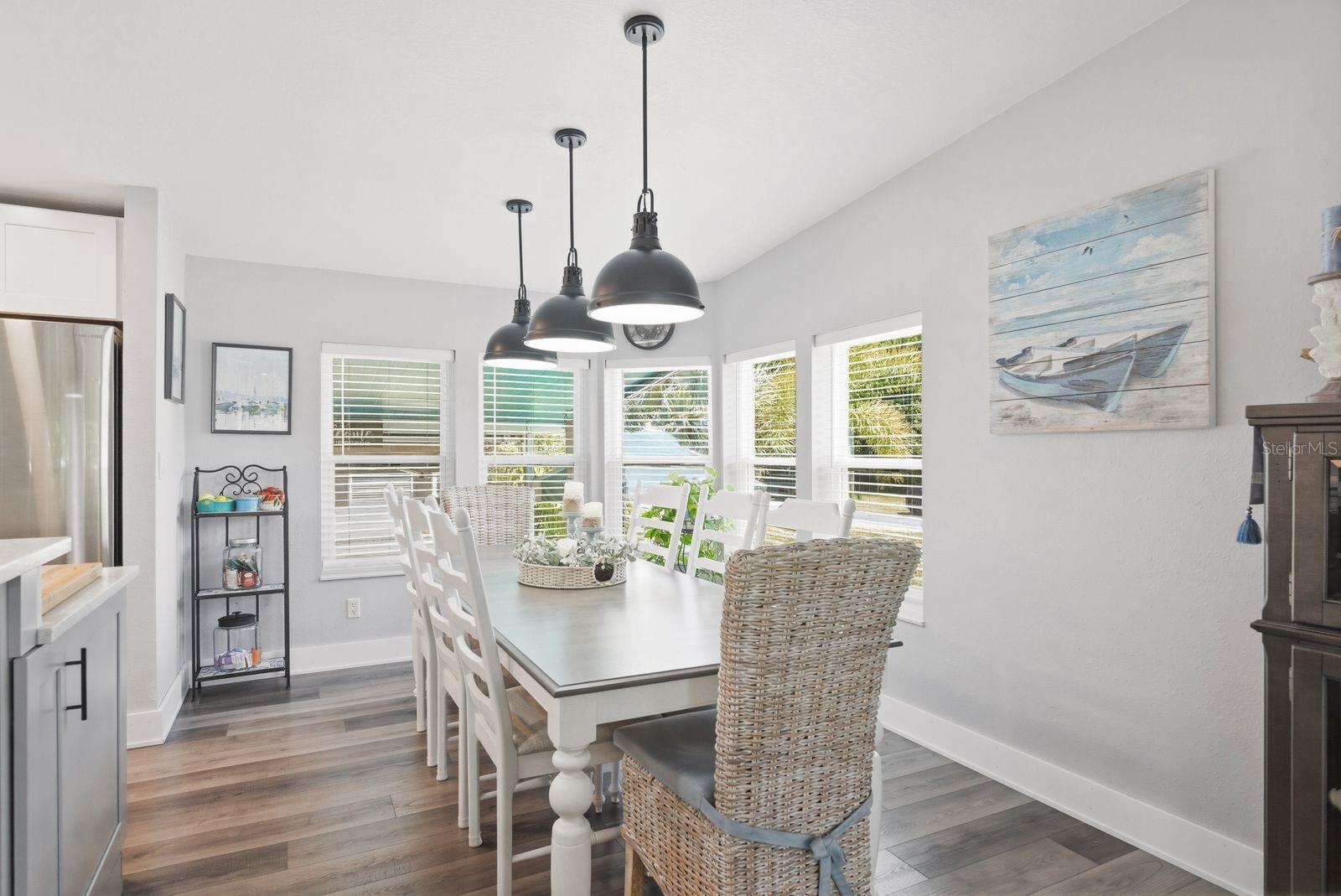 Image 14 of 56 For 137 Lake Tarpon Drive 18