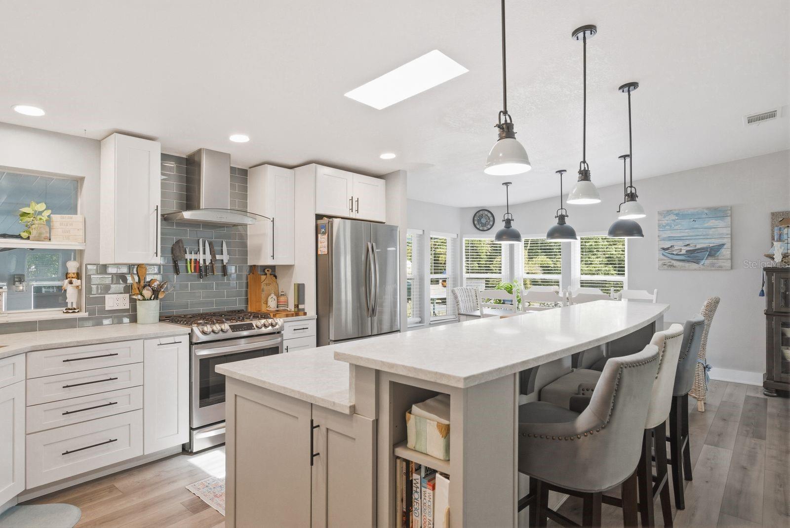 Image 17 of 56 For 137 Lake Tarpon Drive 18
