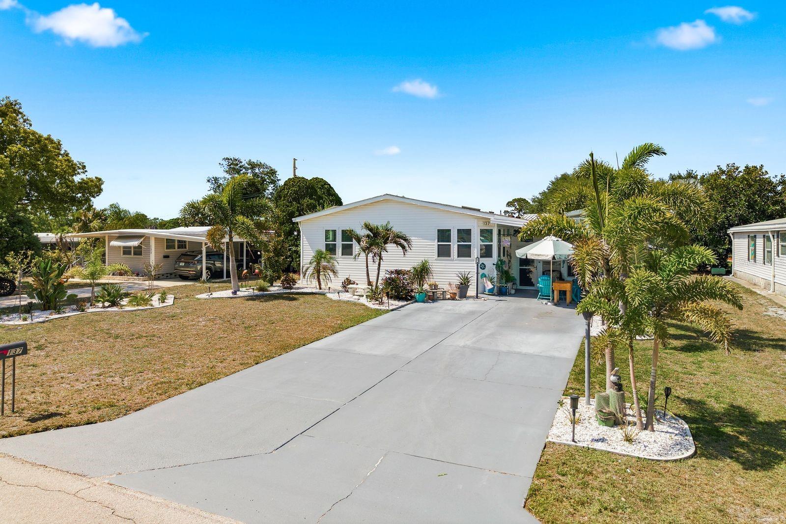 Image 41 of 56 For 137 Lake Tarpon Drive 18