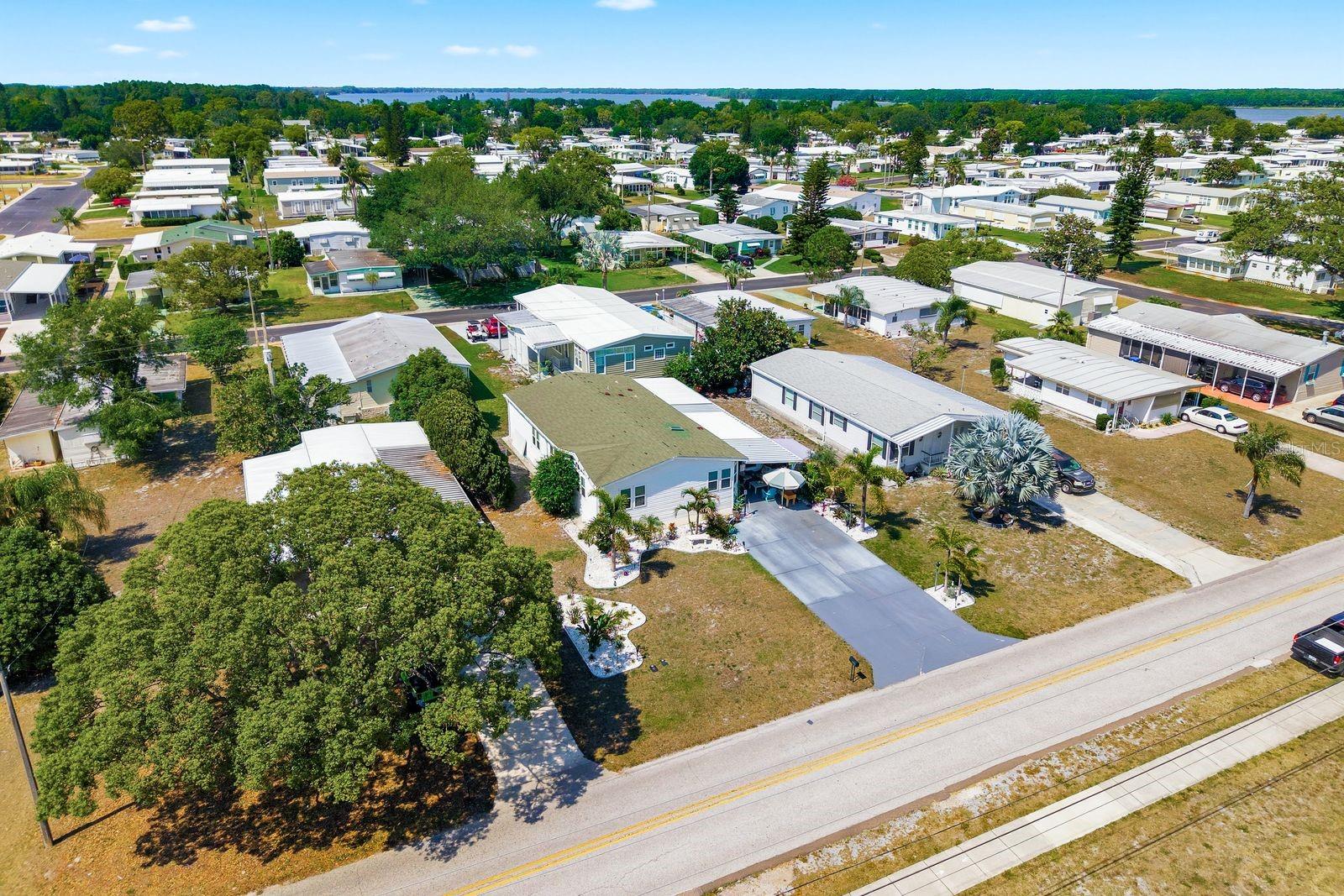 Image 44 of 56 For 137 Lake Tarpon Drive 18